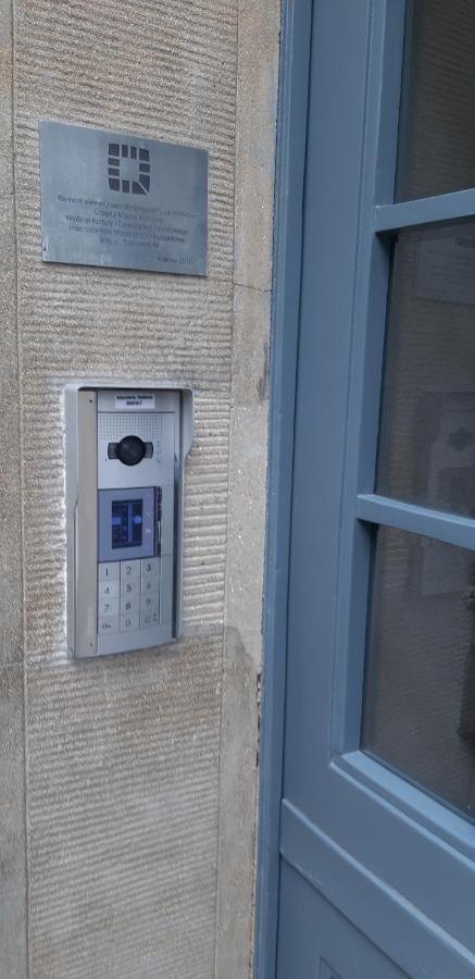 Topolowa Apartments - Self Check In - Next To Main Rail, 10 Min To Main Square Krakkó Kültér fotó